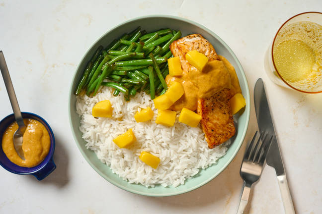 Veganes Filet nach Lachs-Art & Mango-Erdnusssoße