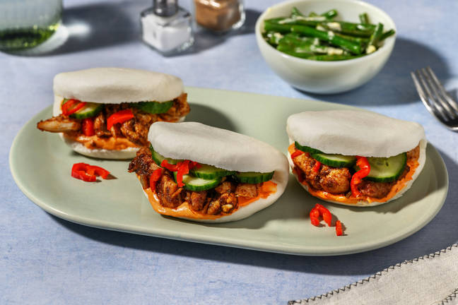 Fusion bao buns met Surinaamse stijl kip 