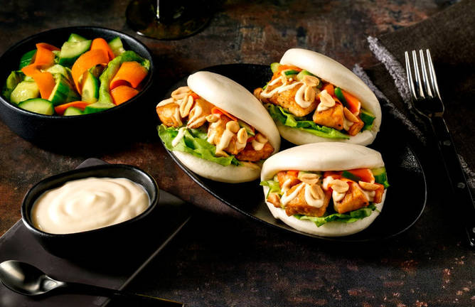 Taiwanese Style Chicken Bao Buns