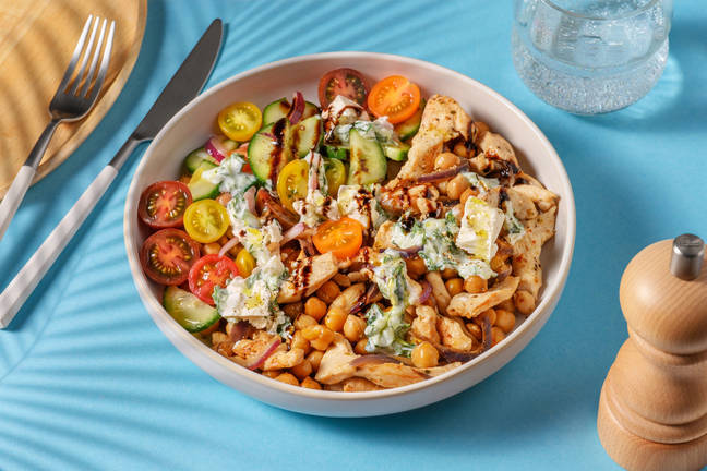 Mediterrane Bowl mit Hähnchen & Kichererbsen