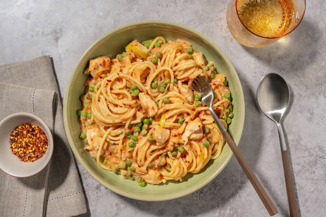 Creamy White Wine, Chicken and Chilli Spaghetti 