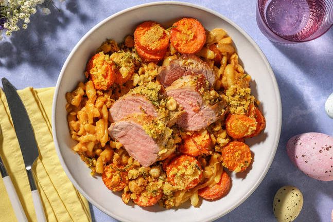 Saftiges Schweinefilet mit Haselnuss-Kräuter-Kruste