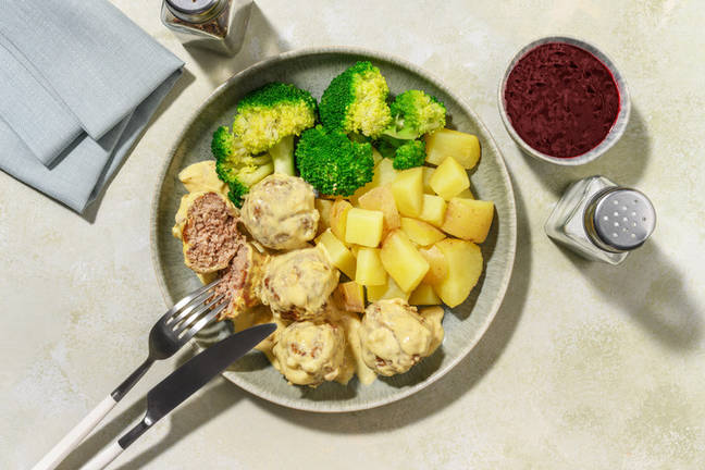 Swedish Style Meatballs in Creamy Sauce