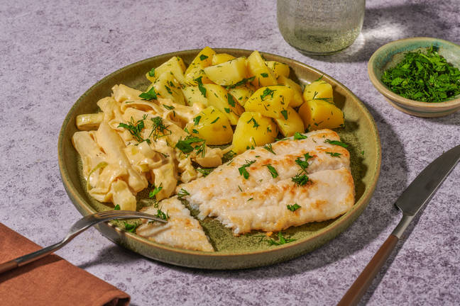 Hamburger Pannfisch mit Senfsauce und Kohlrabi