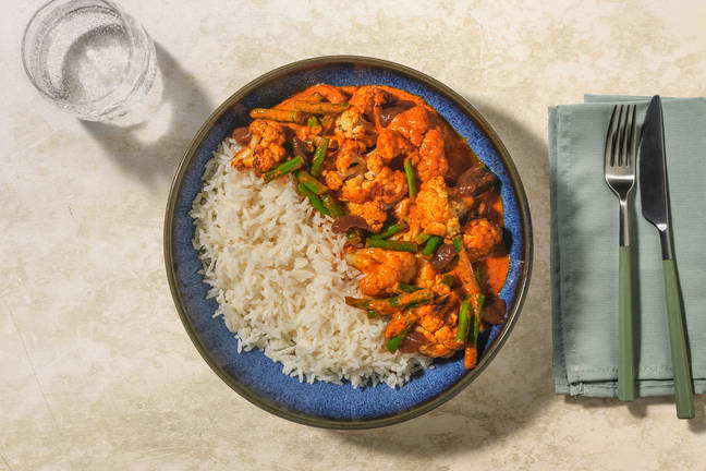 Sri Lankan Style Cauliflower and Coconut Curry 