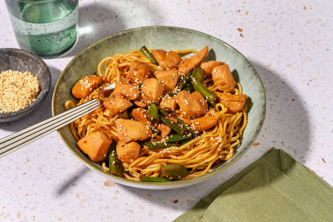 Cantonese Style Hoisin Chicken Noodles