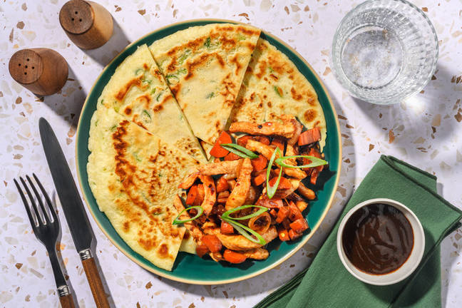 Frühlingszwiebel-Pancakes & spicy Schweinefilet