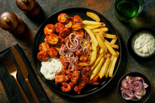 Taxi-Teller mit Gyros und Currywurst