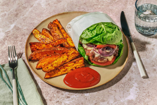 Lettuce Wrap Cheeseburger mit Hack vom Weiderind