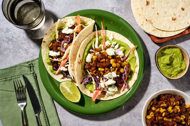 5-minuten taco’s met rundergehakt, guacamole en witte kaas