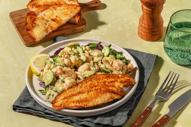 Harissa-Fischfilet mit knusprigem Knoblauchbrot