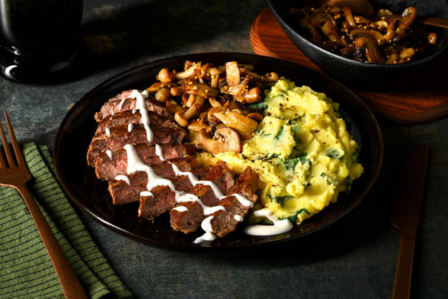 Entrecote met champignons en mayonaise met truffelaroma