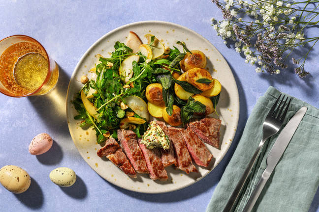 Hirschsteak mit Senfbutter und Salbeikartoffeln