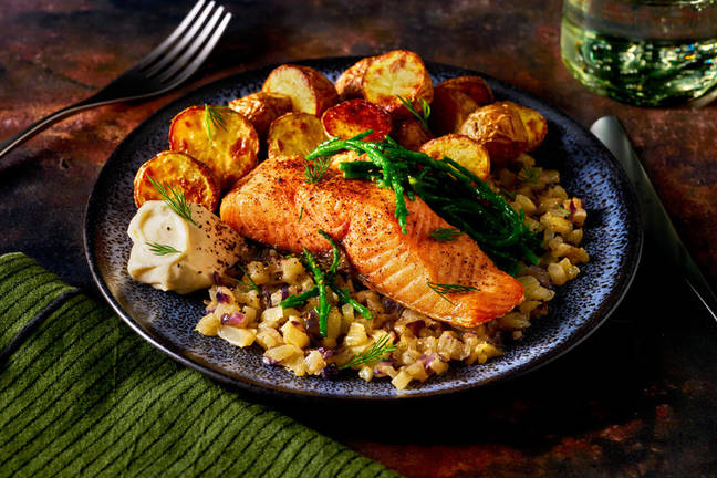 Zalm met zeekraal, dille en venkel