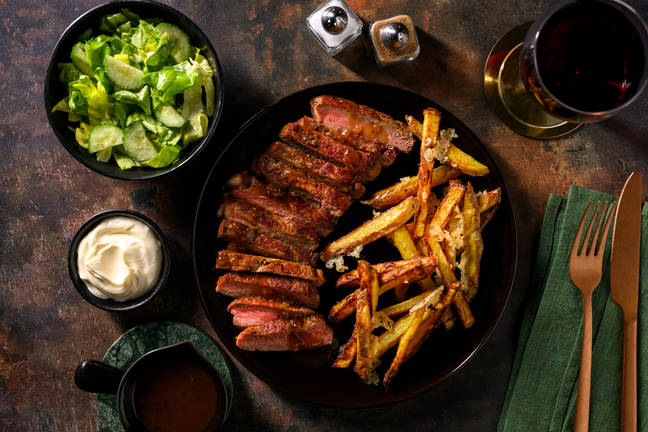 Entrecôte & frites parmesan parfumées à la truffe