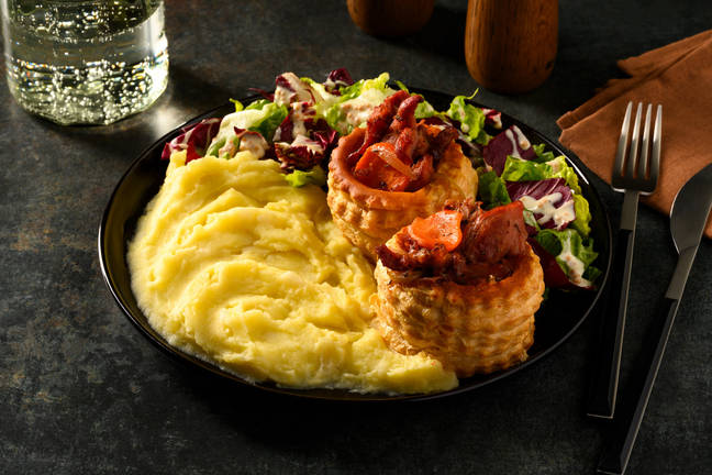 Vol-au-vents met gekonfijte eend in kalfsjus