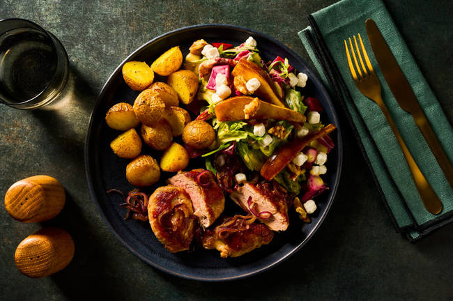 Filet mignon de porc & salade de poire caramélisée