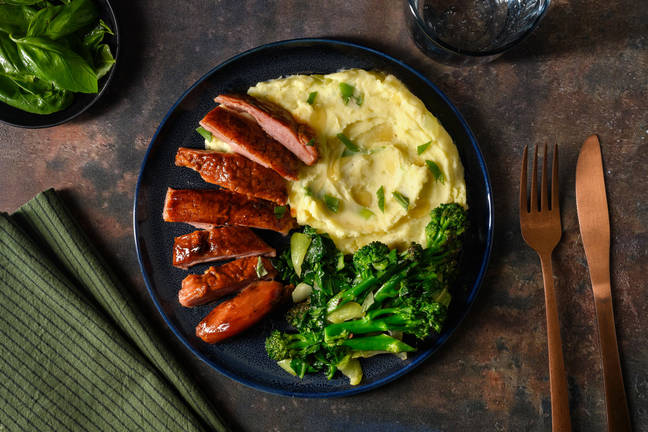 Eend in hoisinsaus met broccolini en paksoi