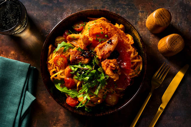 Lachsfilet auf frischen Linguine 