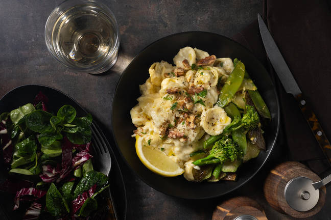 Paddenstoelentortellini in blauwekaassaus