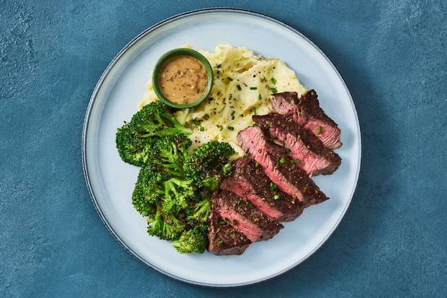 Steaks et sauce campagnarde