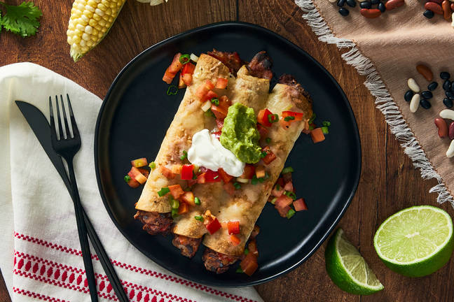 Taquitos aux haricots noirs et au chipotle d’inspiration mexicaine