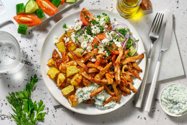Gyros mit Gurke-Tomaten-Salat und Hirtenkäse
