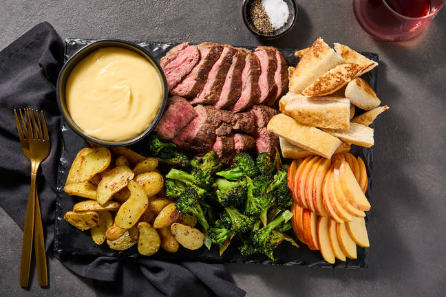 Bavette Steak & Cheddar-Gouda Fondue