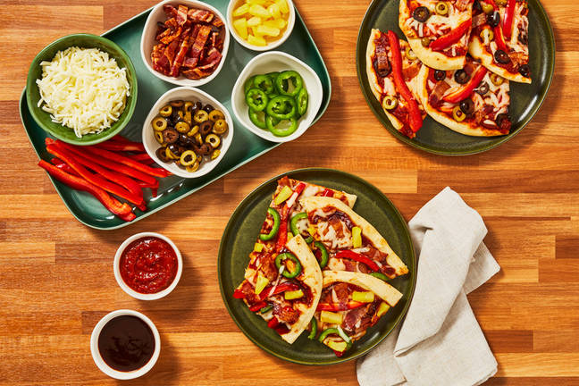 Pizzas sur pains plats au fromage