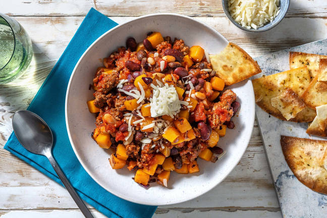 Pompoenchili met zelfgemaakte tortillachips