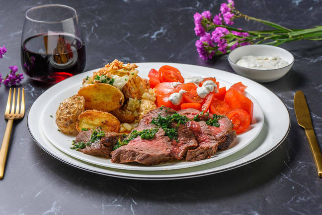 Contre-filet au beurre à la ciboulette et à l'estragon
