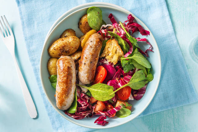 Kipworstjes met Italiaanse panzanella-salade