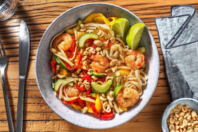Noedelsalade met garnalen en mango