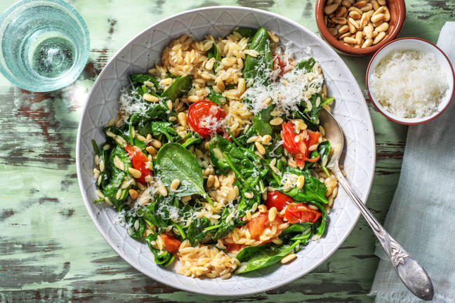 Orzo met spinazie en cherrytomaten