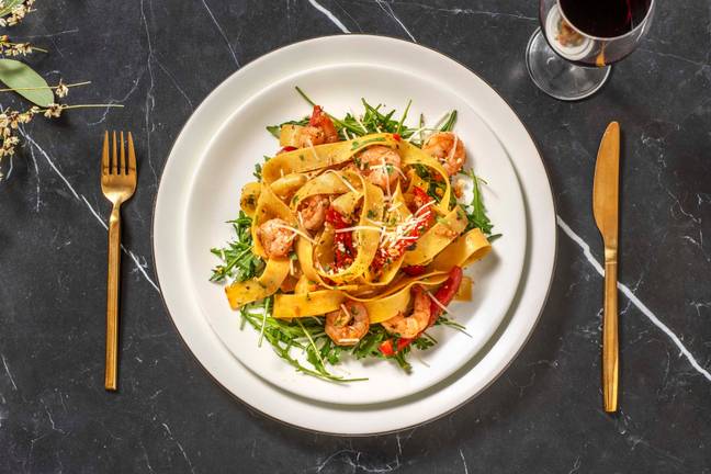 Pappardelle met garnalen in botersaus met knoflook
