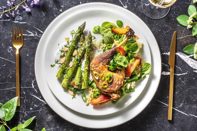 Parelhoen met gegrilde aspergetips