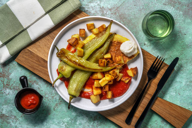 Patatas bravas et omelette au fromage de chèvre