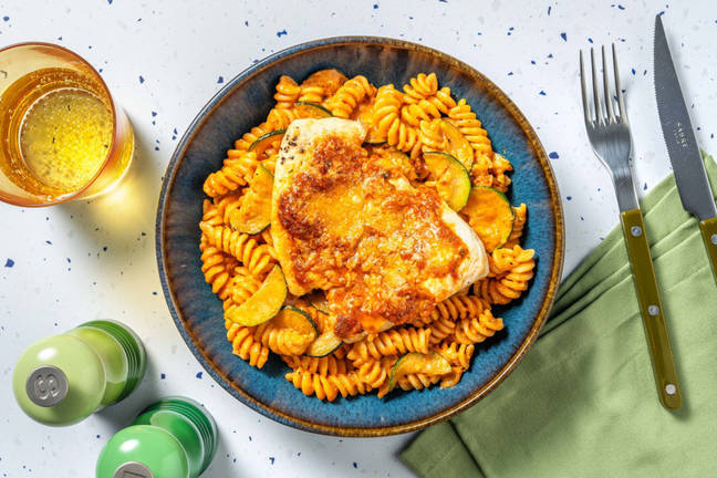 Fusillis de poulet au four au pesto et au parmesan