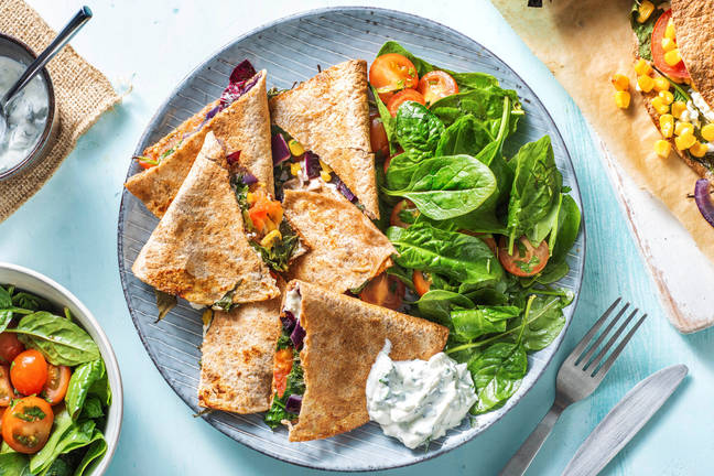 Quesadilla's met frisse yoghurtsaus