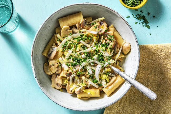 Rigatoni en sauce crémeuse aux champignons
