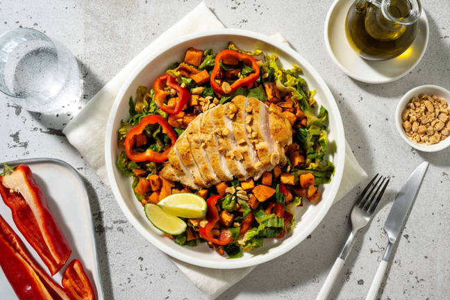 Thai Hähnchen Salat in Erdnuss-Soja-Dressing