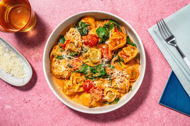 Cheese Tortellini and Sun-Dried Tomato Pesto Sauce