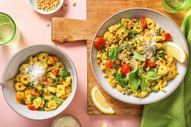 Cheese Tortellini with Multicoloured Tomatoes