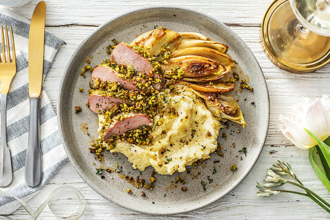 Varkenshaas met pistache-tijmkorst