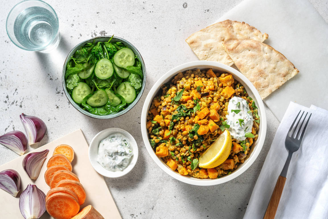 Linzencurry met zoete aardappel en naan