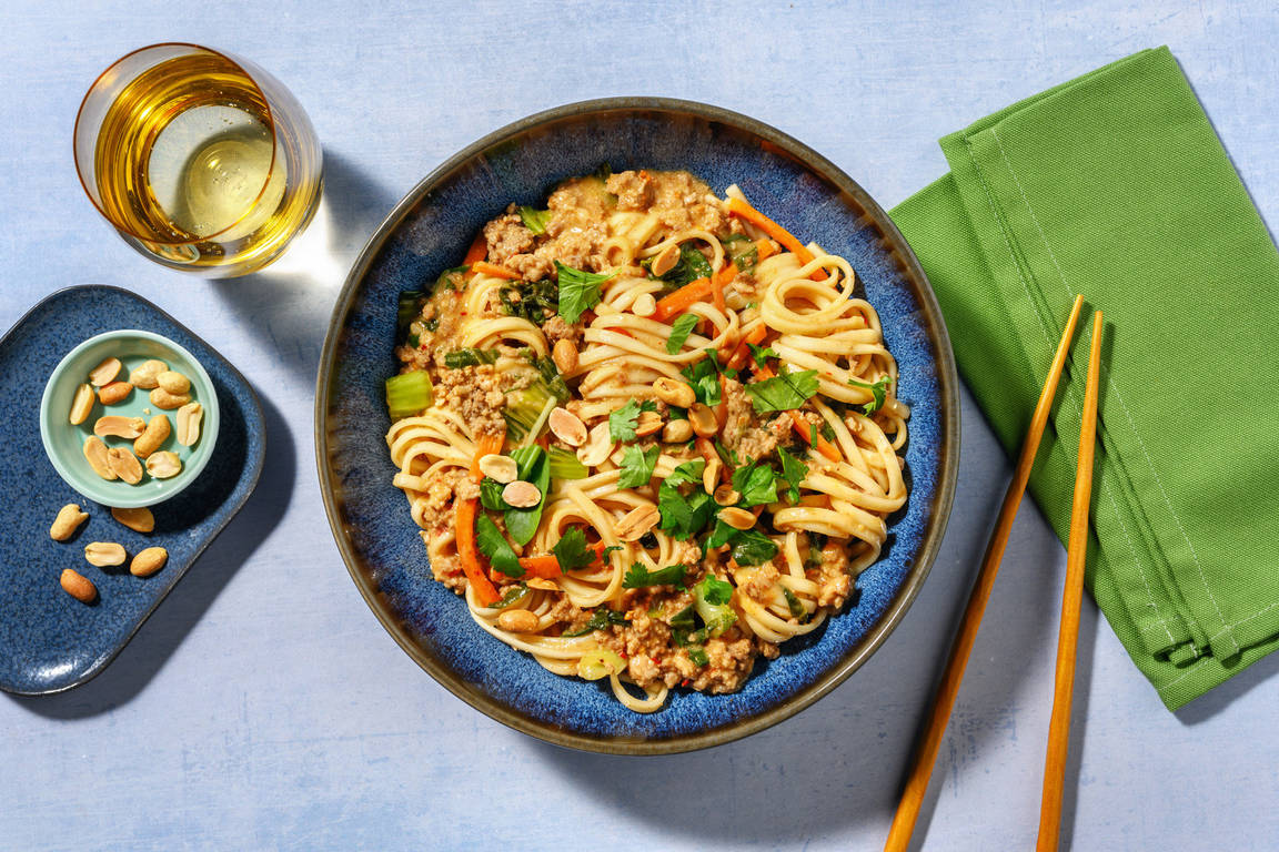 Rask asiatisk nudelbowl med kjøttdeig