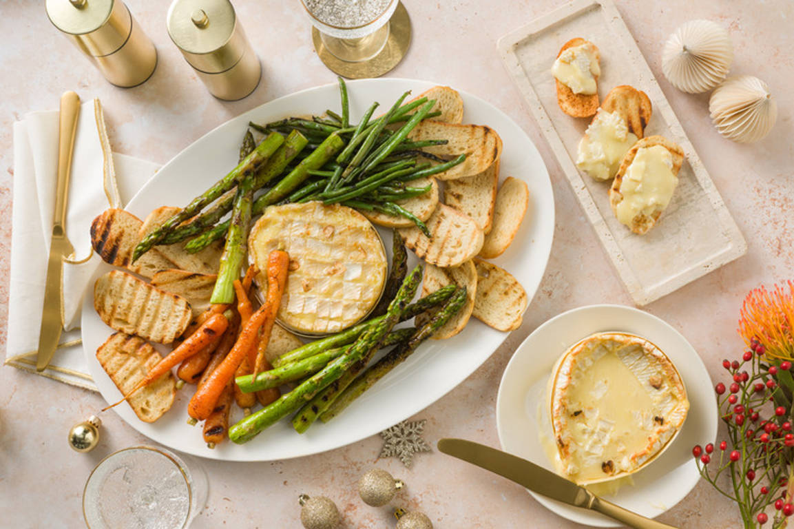 Brie Festive Fondue & Summer Veg Dippers 