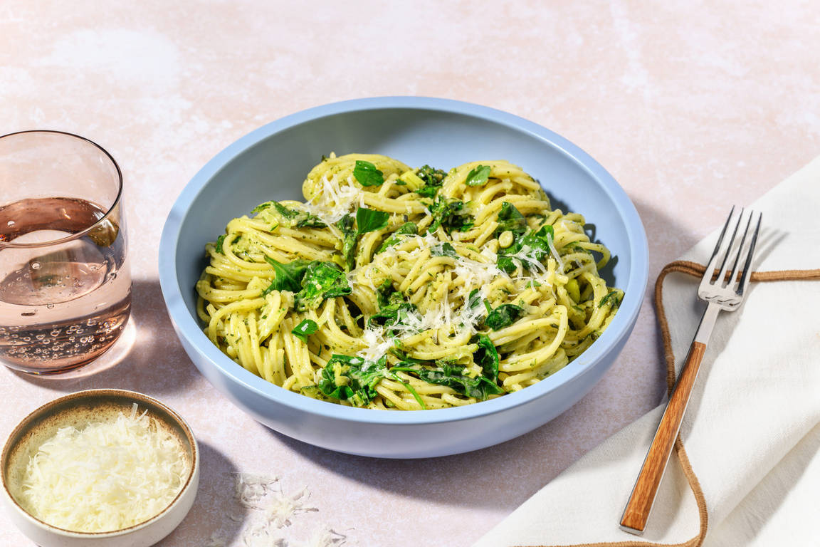 Linguine met zelfgemaakte spinaziepesto