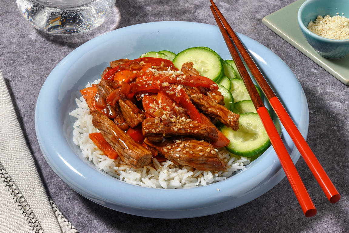 Émincés de bœuf en sauce à l'ail noir et gomasio