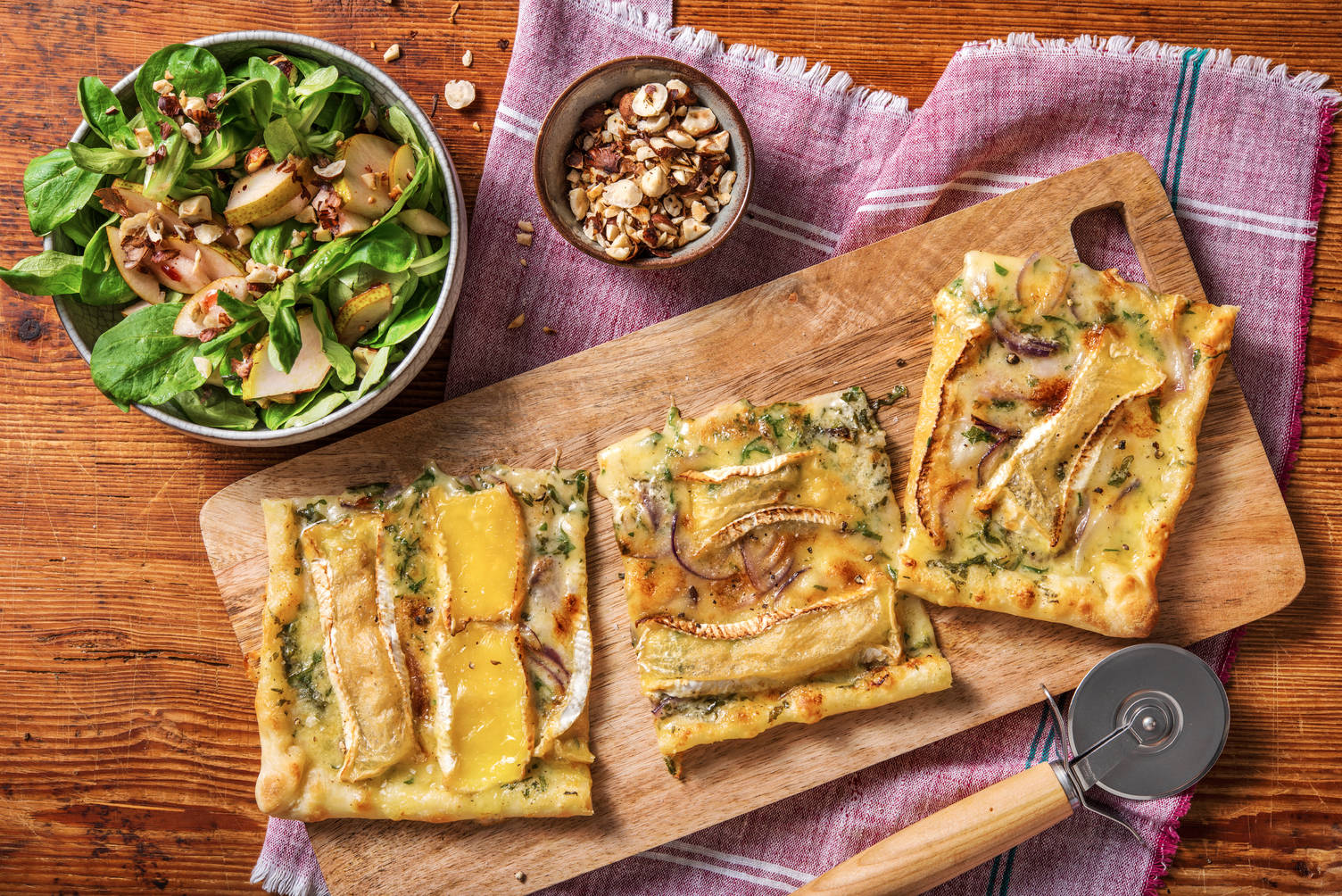 Flammkuchen mit Camembert